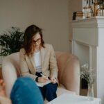 Wsparcie psychologiczne w codziennych trudnościach - kiedy warto z niego skorzystać